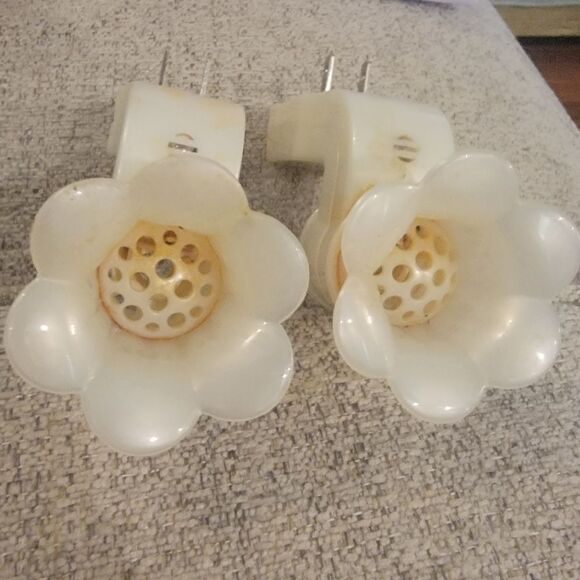 Bath & Body Works White #Wallflower #Fragrance Plug #NIGHTLIGHTS **Set Of 2** - Picture 3 of 3